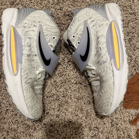KD 14’s “Home” Women’s Basketball or Volleyball Court shoes - Picture 1 of 6